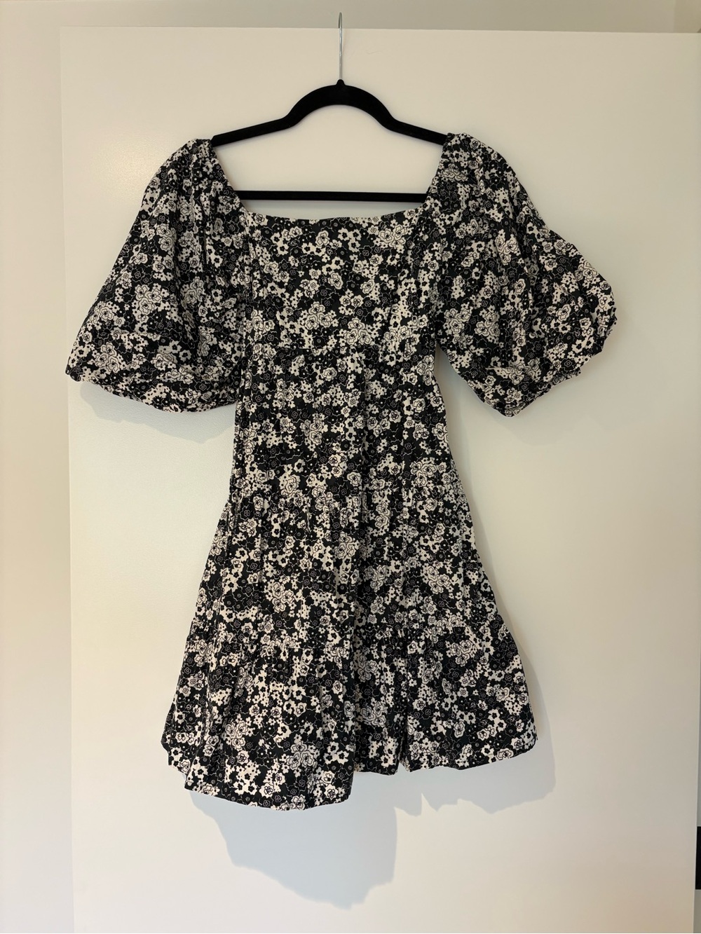 Faithfull The Brand Black & White Floral Puff-Sleeve Mini Dress